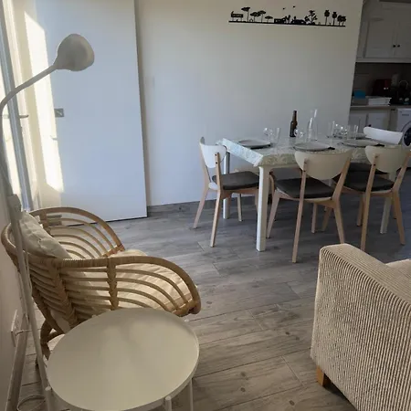 Le Club Des Cigales *